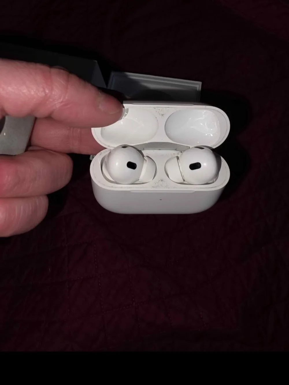 Wireless True Noise-Cancelling Earbuds in White